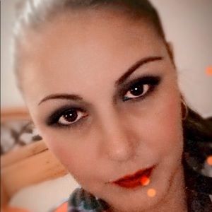 Meet your Posher, Ana